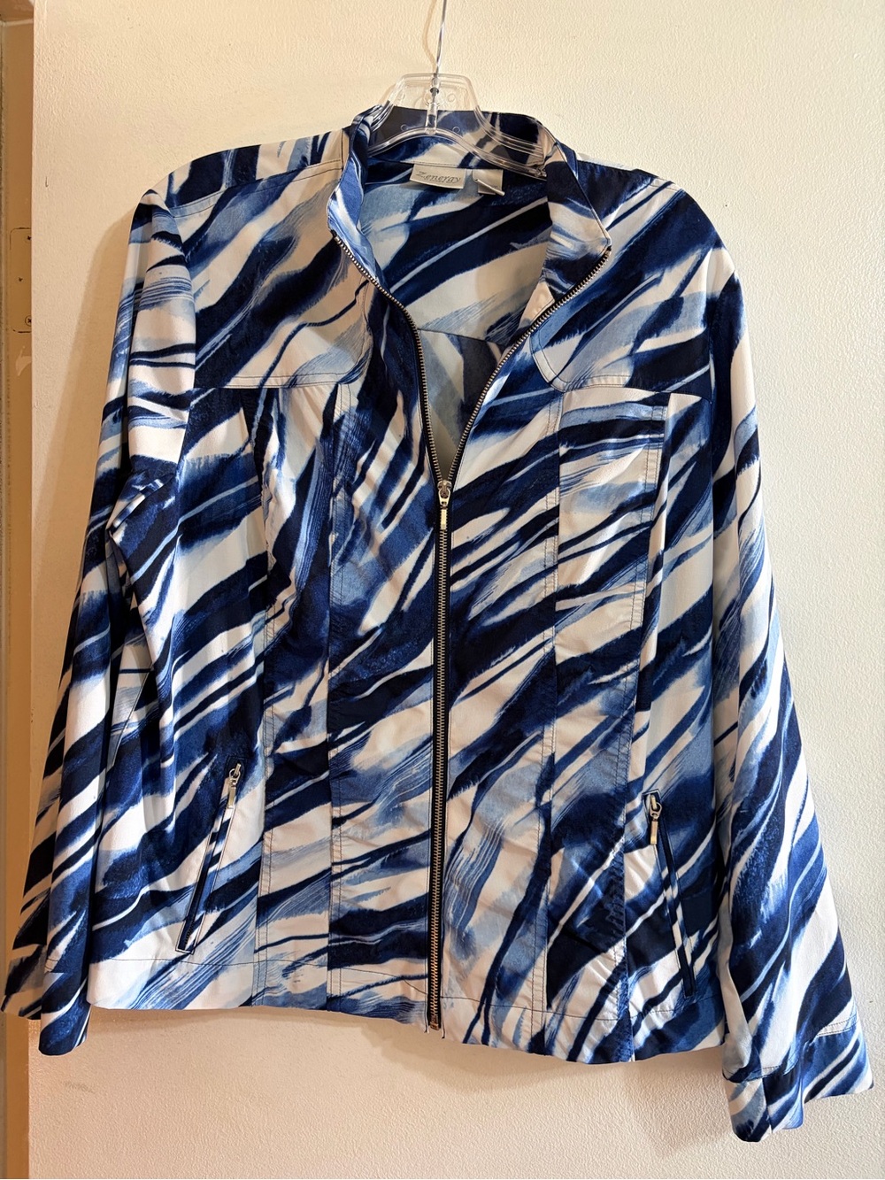 Zenergy by Chicos Blue & White Abstract Print Zip-Front Women's Jacket